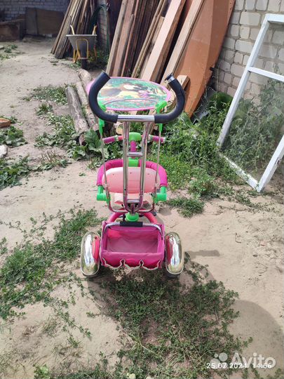 Детский велосипед с ручкой