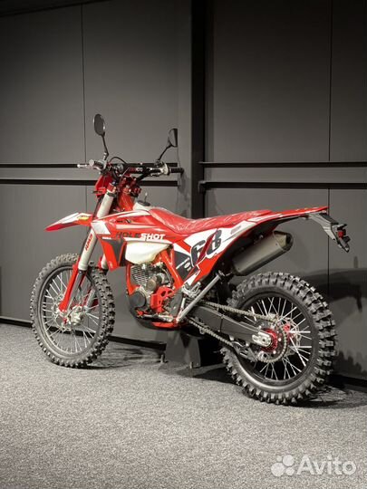 Regulmoto Holeshot Red Edition (4 valves)