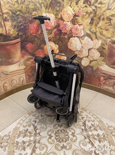 Детская прогулочная коляска