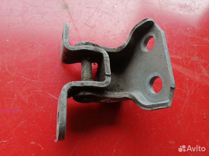 Петля двери передняя левая Toyota Camry XV30