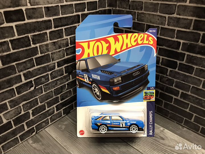 Hot Wheels audi Sport Quatro (синий)