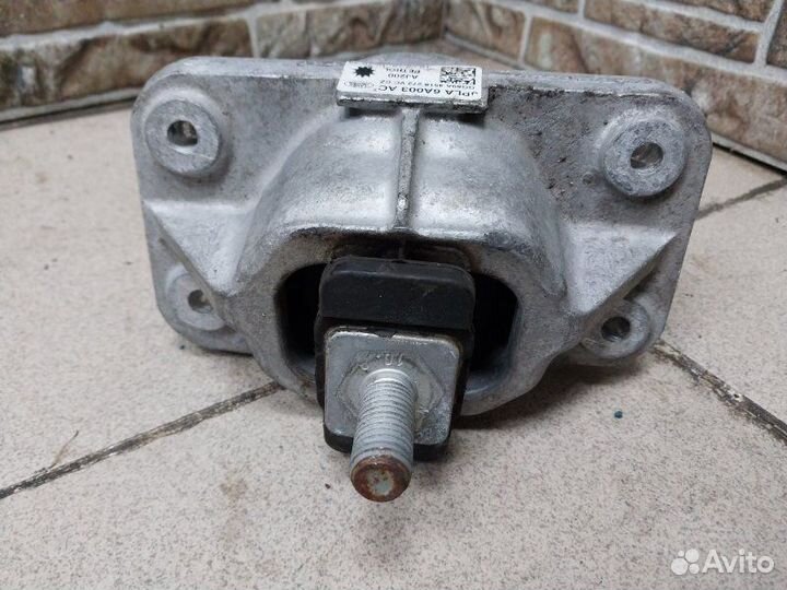 Подушка двигателя Land Rover Discovery L462 2.0