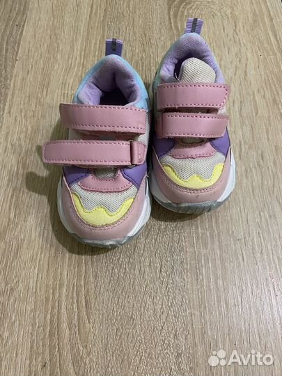 Кросовки на девочку 22 размер