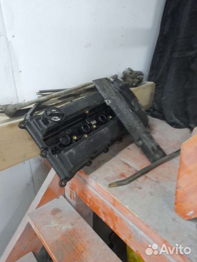 Клапанная крышка на лансер 10