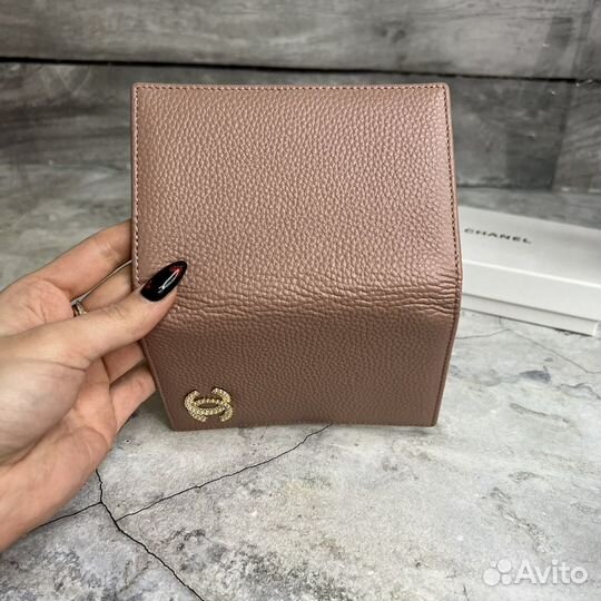 Обложка Chanel на паспорт