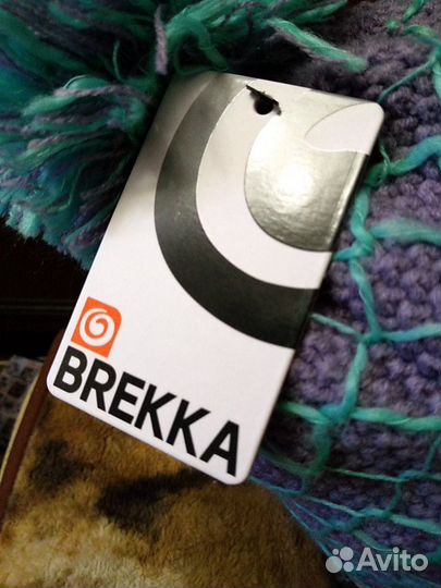 Молодёжные новые шапки от итальянской марки