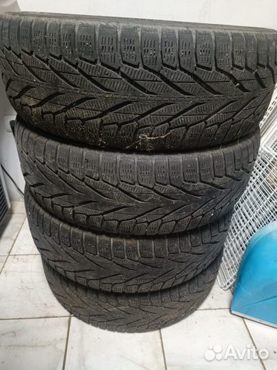 Nokian Tyres Hakkapeliitta R2 SUV 235/65 R17 108R