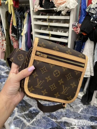 Сумки,одежда,шопперы,рюкзаки,клатчки,кросс боди