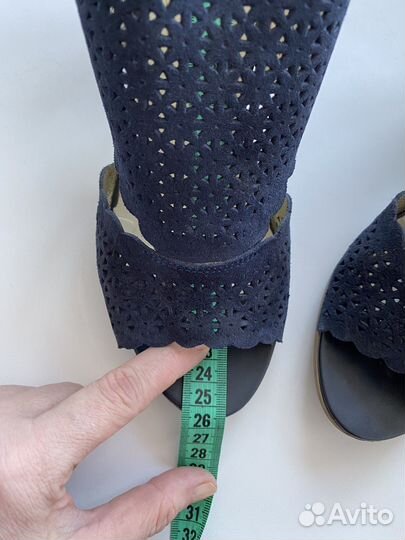 Босоножки женские