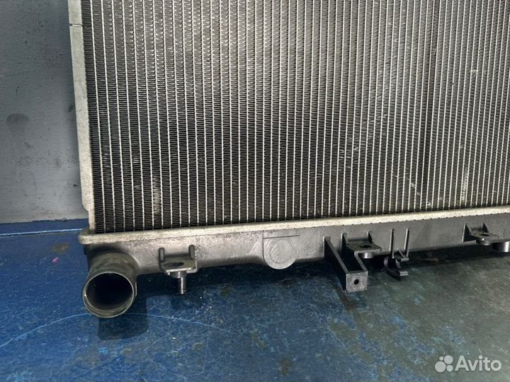 Радиатор охлаждения Subaru Outback BR/B14