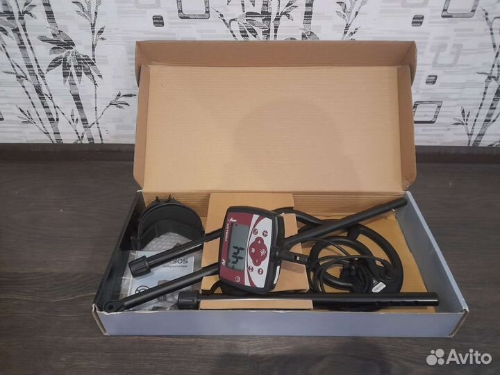 Металлоискатель Minelab X-Terra 305