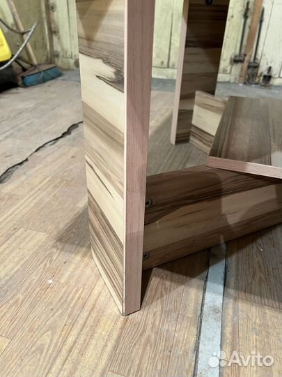 Журнальный столик