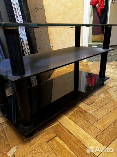 Стеклянная тумба под тв