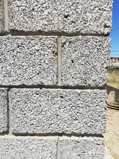 Блок строительный стеновой керамзитобетонный