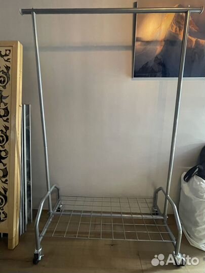 Вешало напольное на колесах