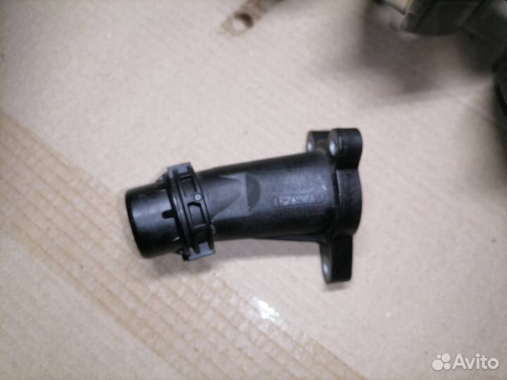 Фланец (тройник) системы охлаждения BMW X3 G01