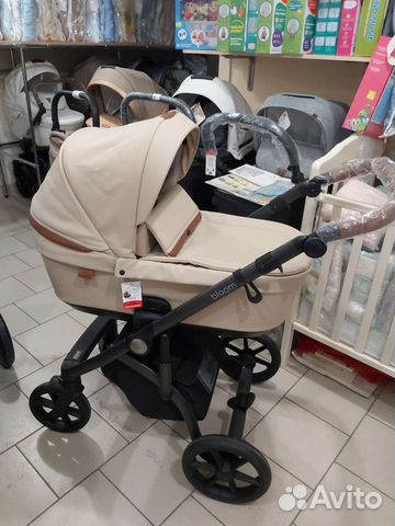 Коляска Roan Bloom 2 в 1 плюс шезлонг в подарок