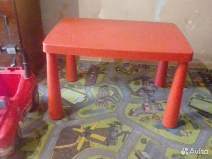 Детский столик