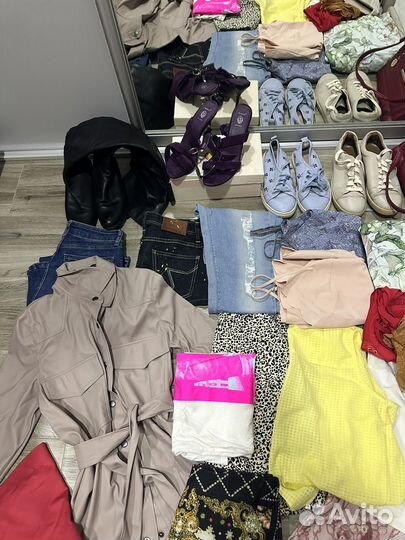 Брендовые вещи и кожаная обувь пакетом