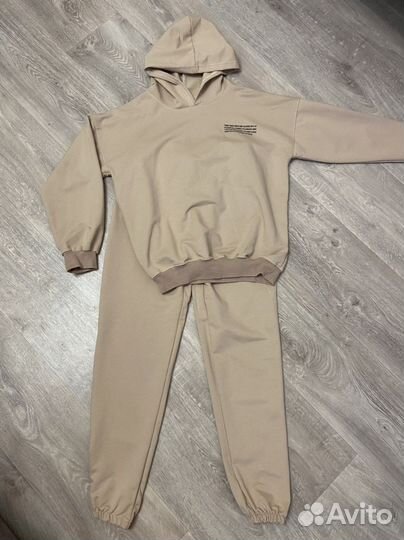 Спортивный костюм