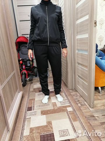 Продам совершенно новый спортивный костюм 48размер