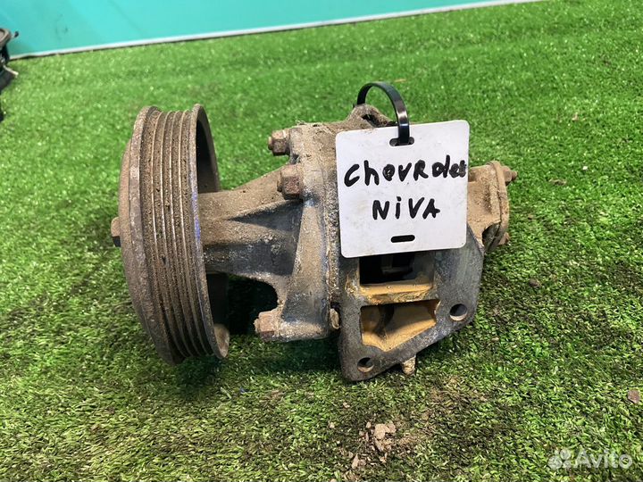 Chevrolet Niva 2123 / насос водяной (помпа)