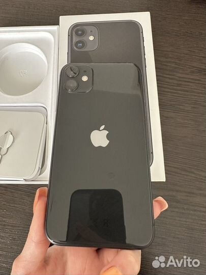 iPhone 11, 64 ГБ