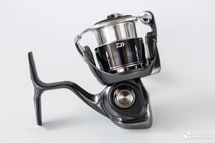 Катушка Daiwa 24 Luvias LT 2000S-P