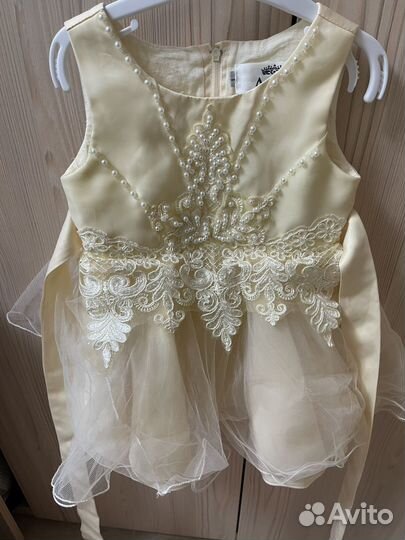 Платье для девочки нарядное 92