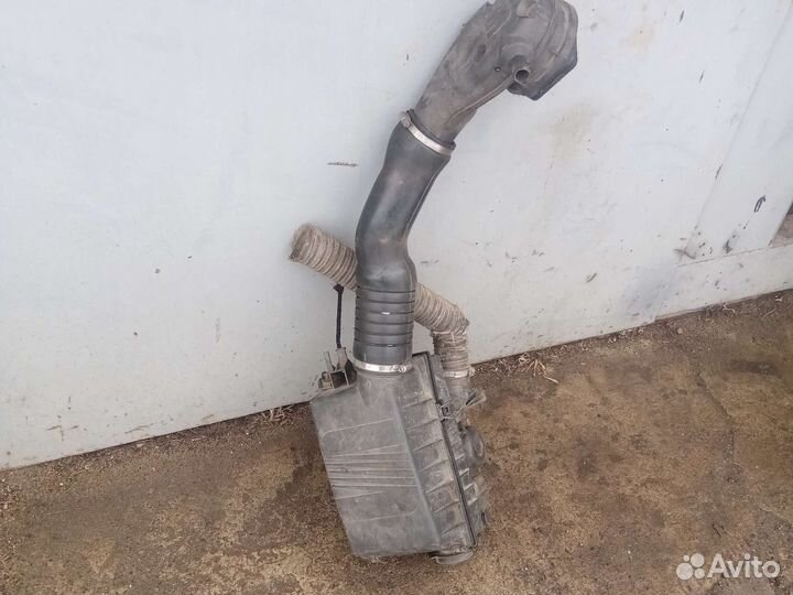 Корпус воздушного фильтра volkswagen passat