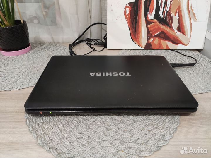 Ноутбук Toshiba (4GB ozu, 320HDD)