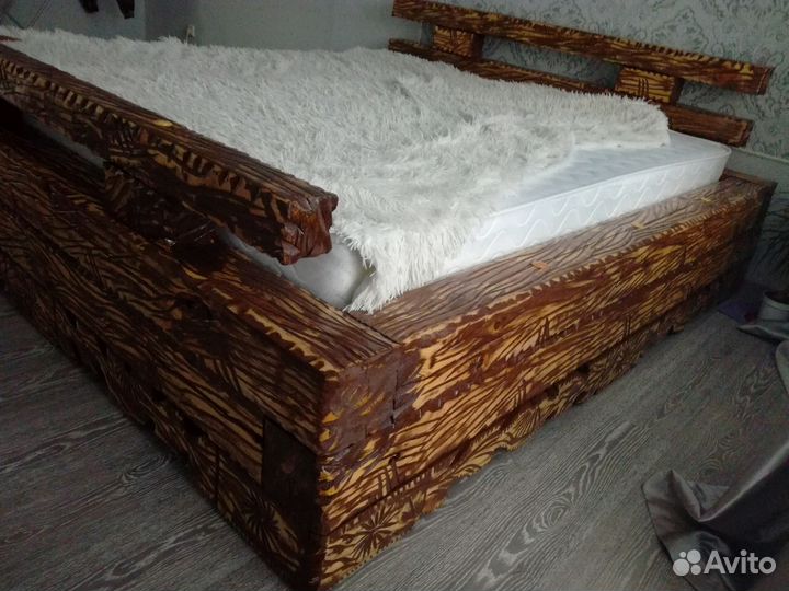 Кровать из массива сосны