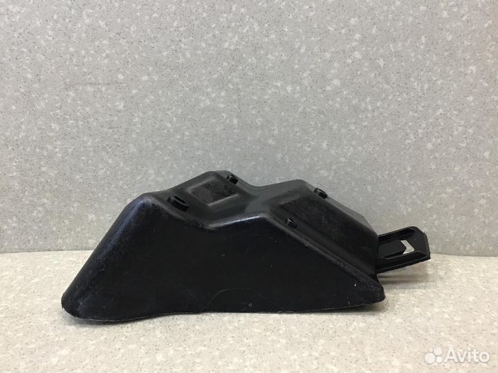 Кронштейн заднего бампера левый Ford Focus III 201