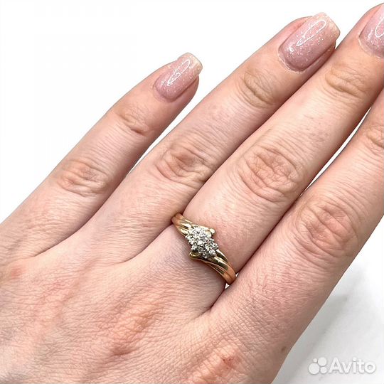 Золотое кольцо с бриллиантами 585