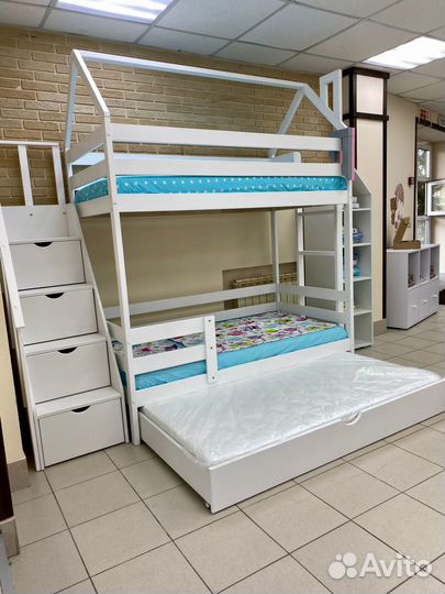 Двухъярусная кровать