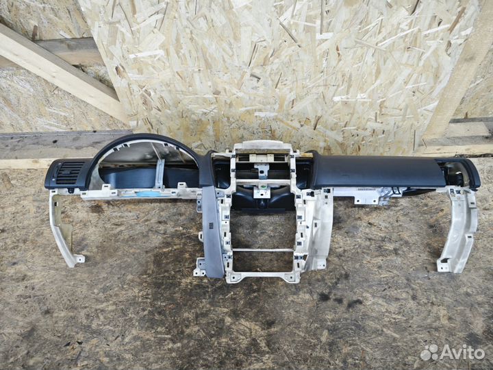 Торпедо с подушкой Kia Sorento 1