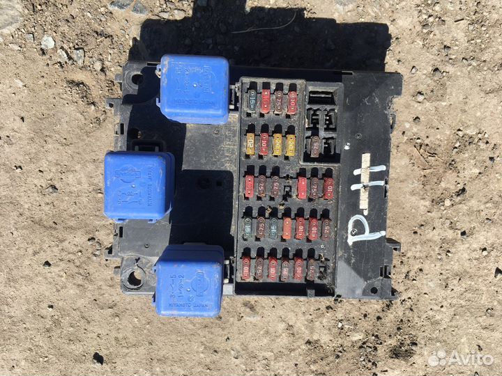 Блок предохранителей Nissan Primera P11