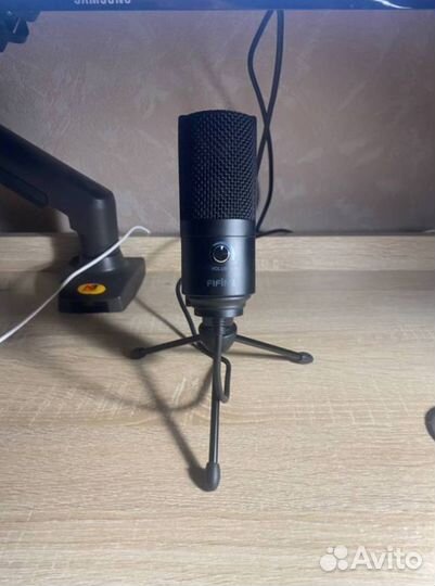Студийный микрофон