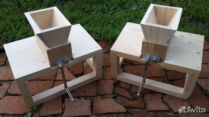 Зернодавилка-крупорушка ручная Крутова артель