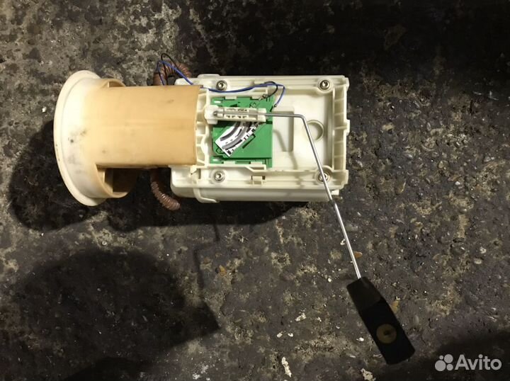 Топливный насос в сборе audi A6 C5 2.4