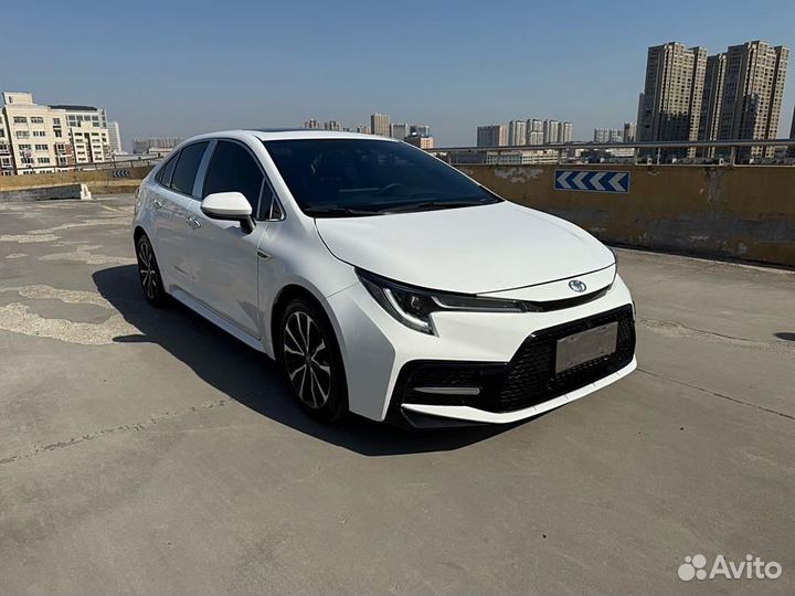 Toyota Corolla 1.2 CVT, 2022, 10 000 км