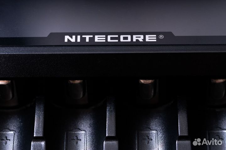 Зарядное устройство Nitecore D4 + аккумуляторы