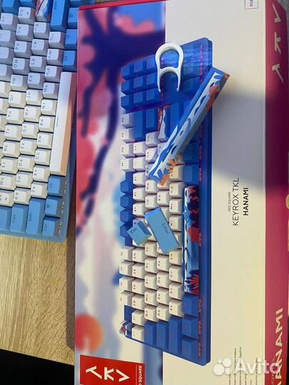 Red square keyrox tkl hanami