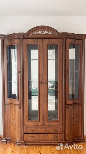 Буфеты и серванты