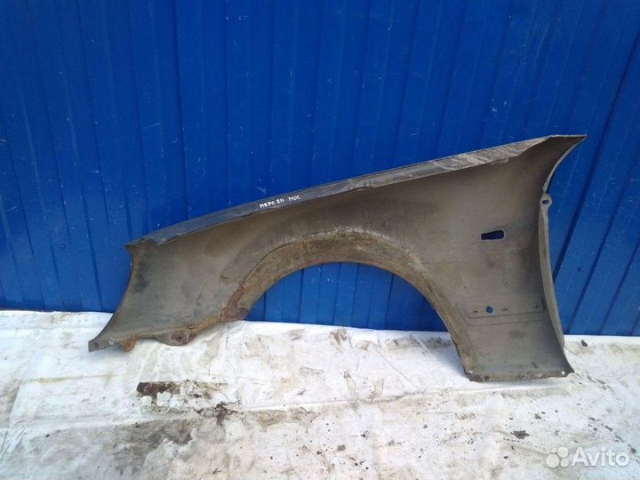 Крыло переднее правое Mercedes-Benz E-class