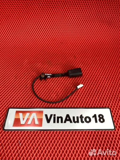 Ответная часть ремня безопасности передняя левая