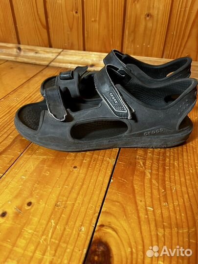 Сандалии crocs j2