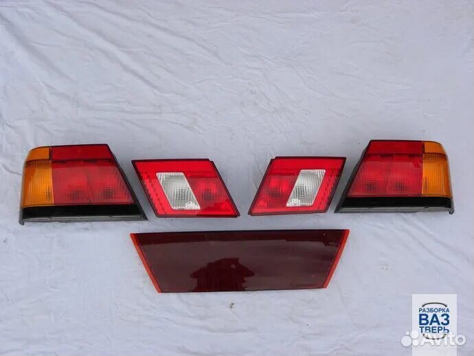 Продам комплект задних фонарей ваз 2115
