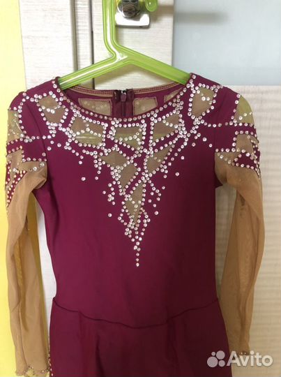 Платье для выступлений по фигурному катанию