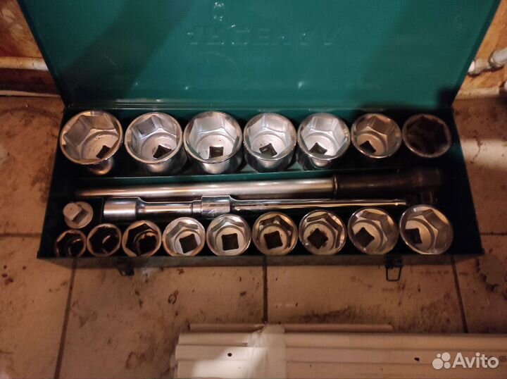 Инструментальный ящик на грузовик